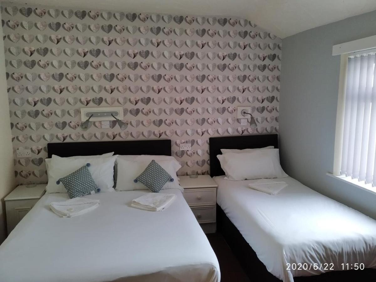 Triple Room with Private Bathroom