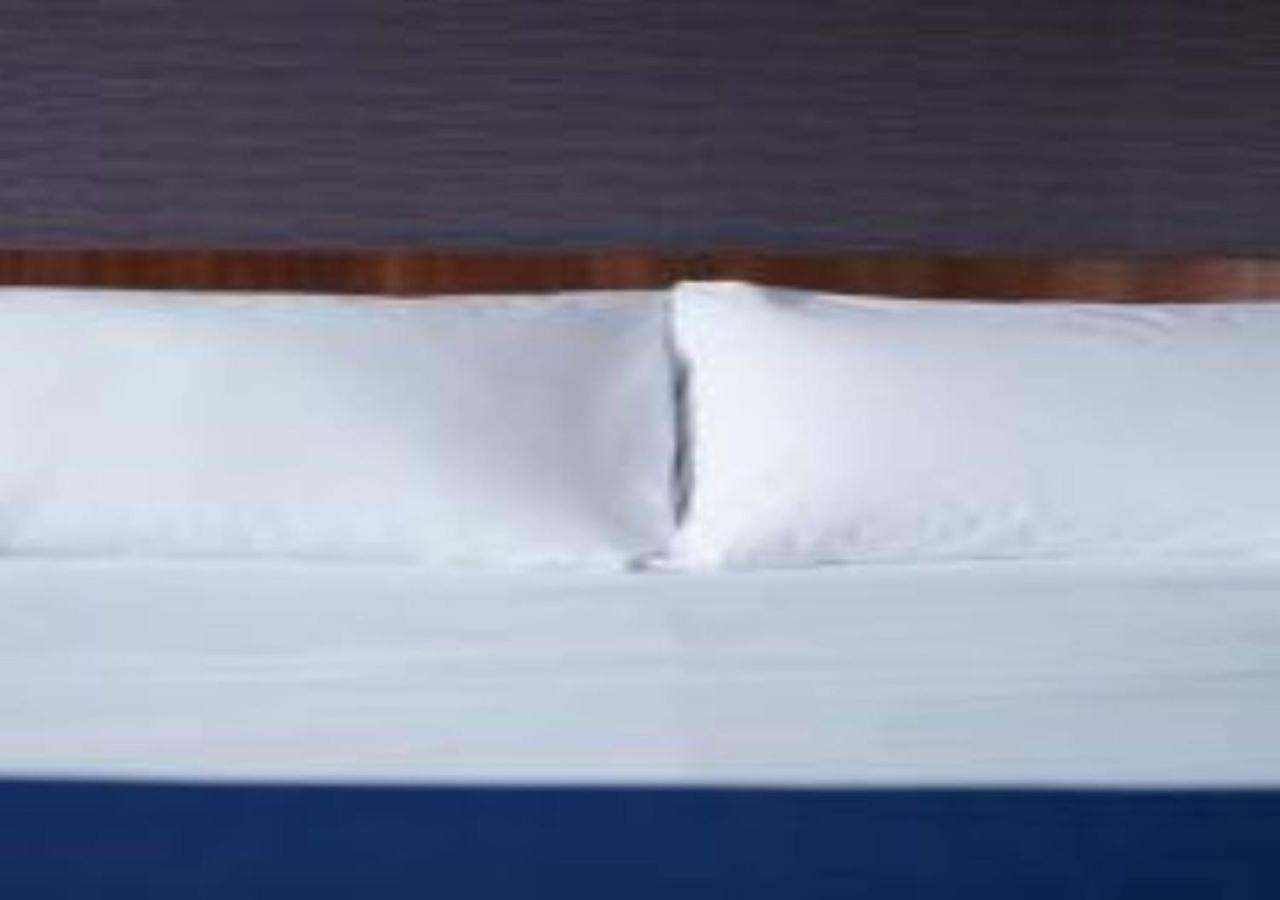 Standard Twin Room with Free Hot Breakfast