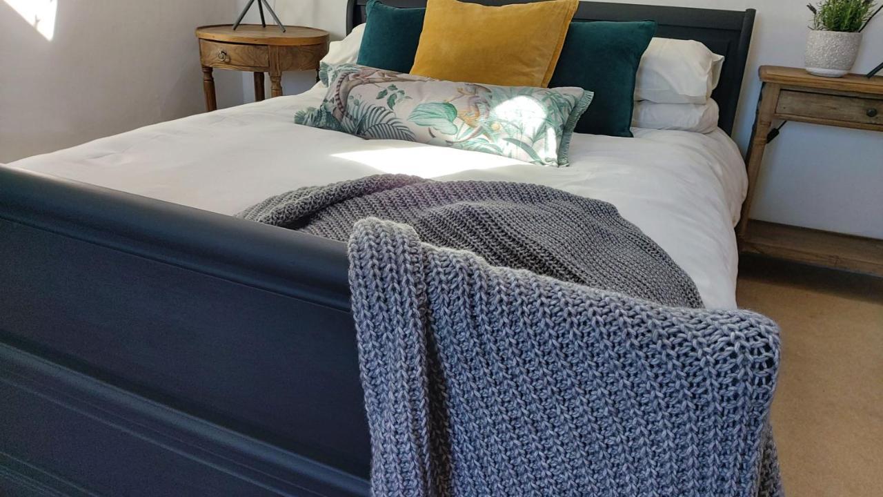 Superior King Room,1358737919:JPEG