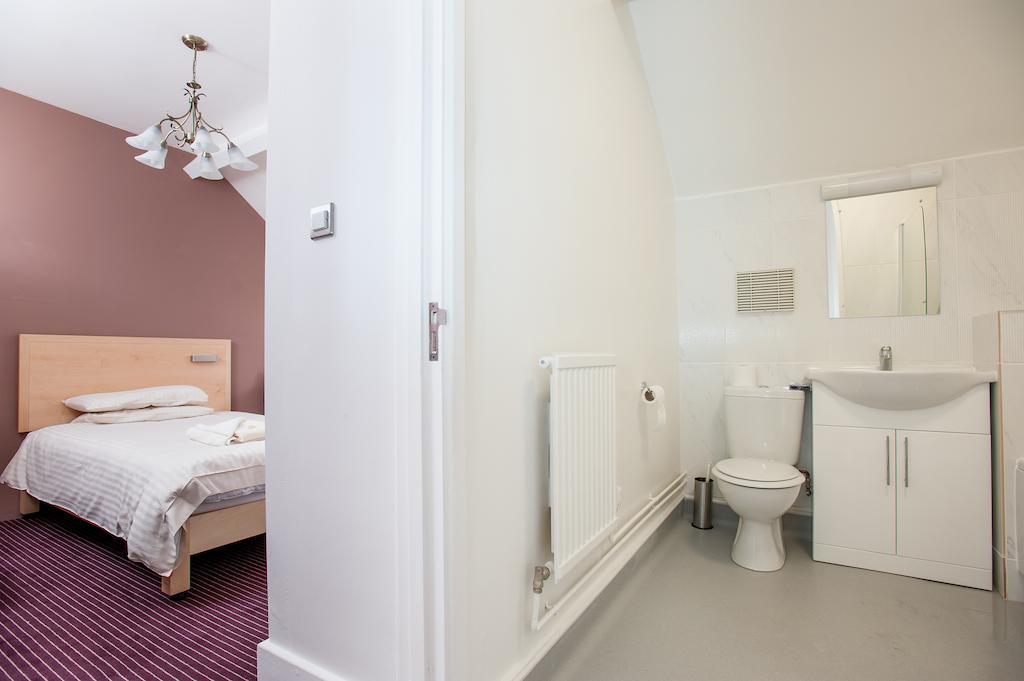 Standard Single Room,214913801:JPEG