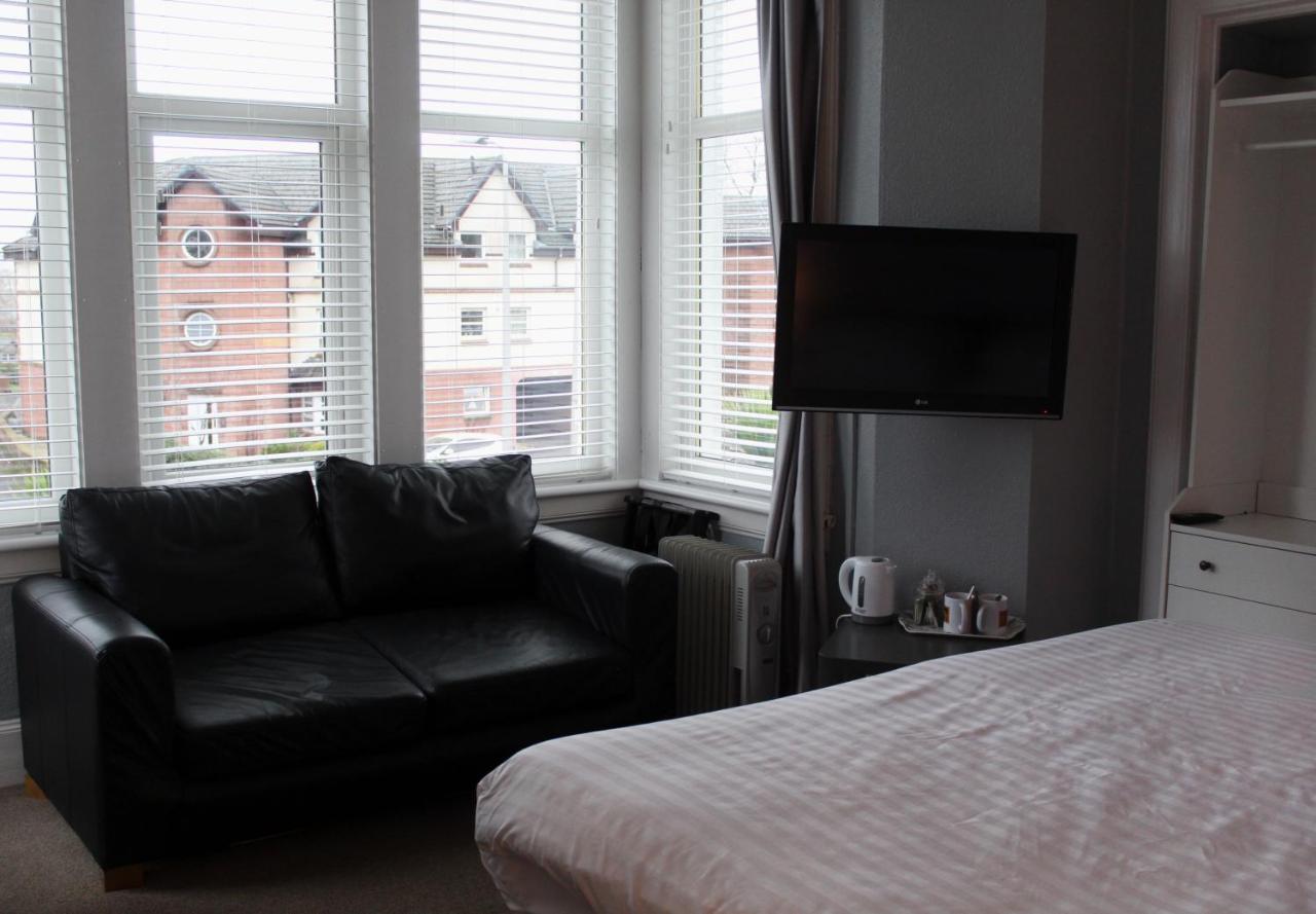 Family Room (2 Adults + 2 Children)
