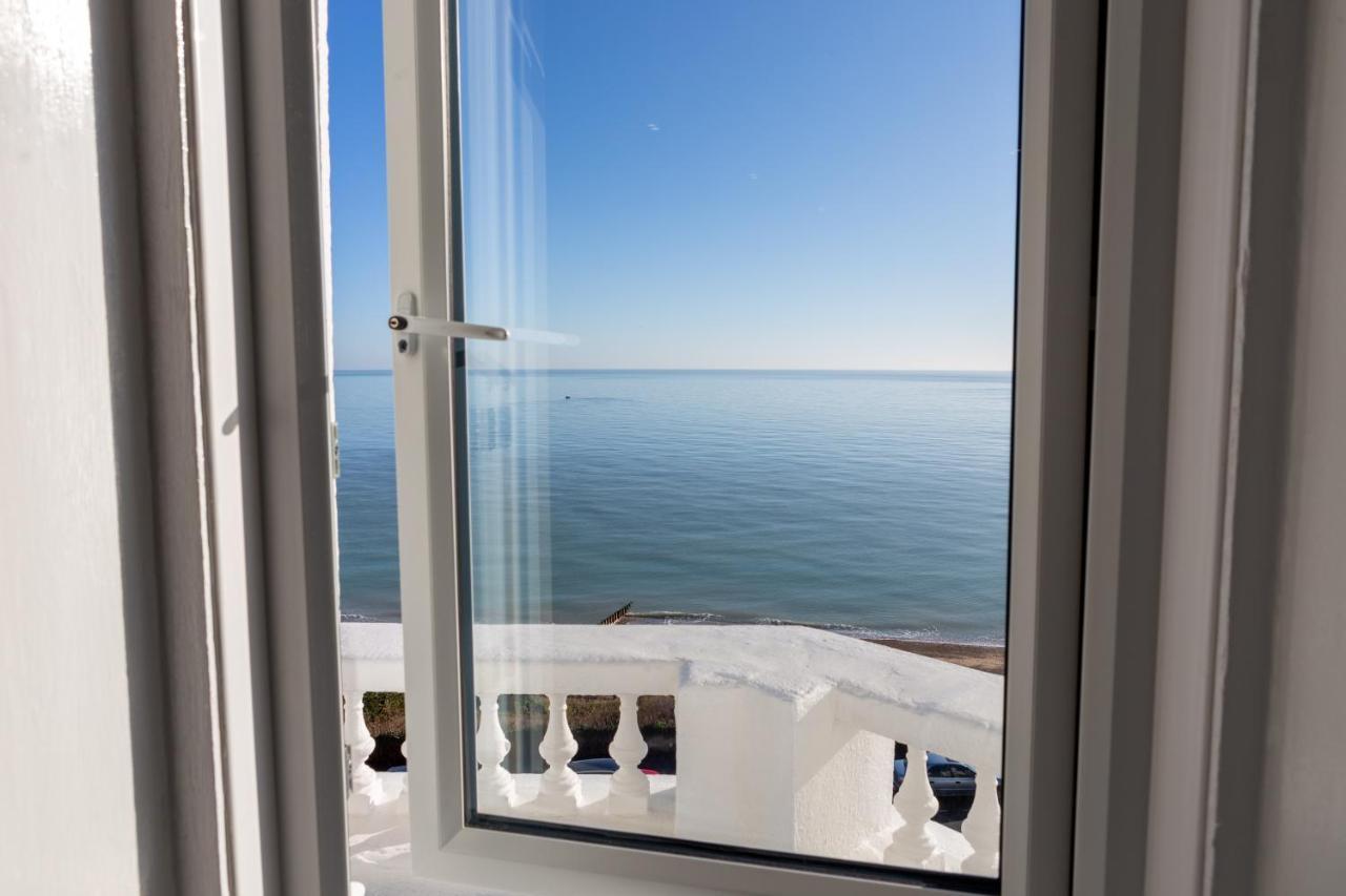 Dreibettzimmer mit Meerblick