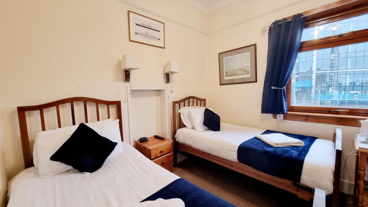 Quarto Deluxe com 2 Camas de Solteiro
