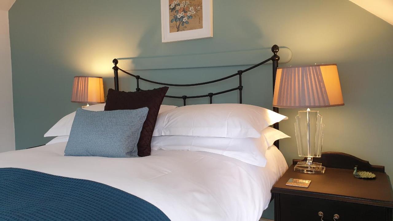 Large Double Room En-Suite Third Floor,1189056895:JPEG