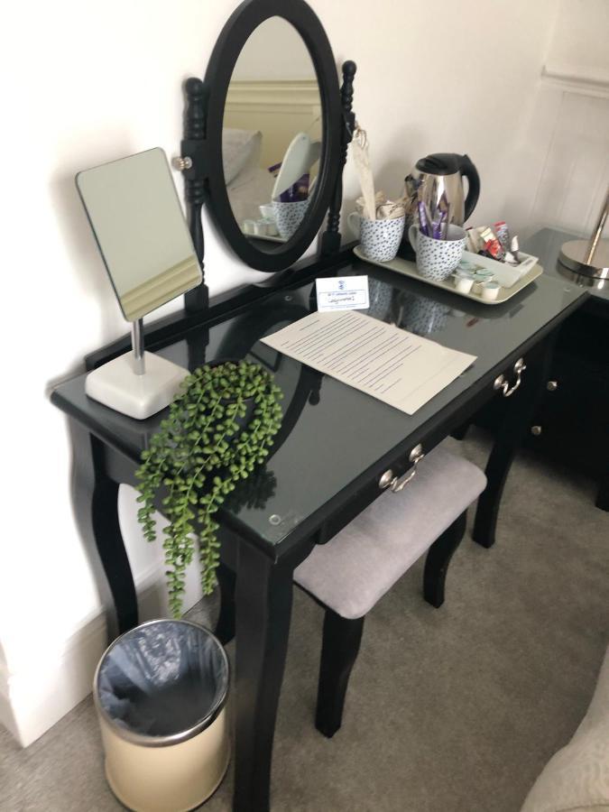 Deluxe King Room (No Sea View)