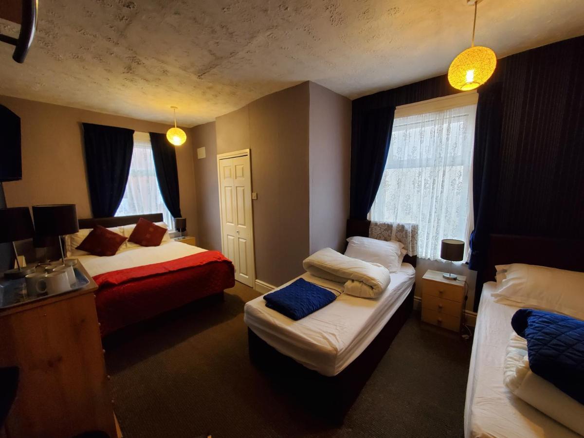Vierbettzimmer mit eigenem Bad
