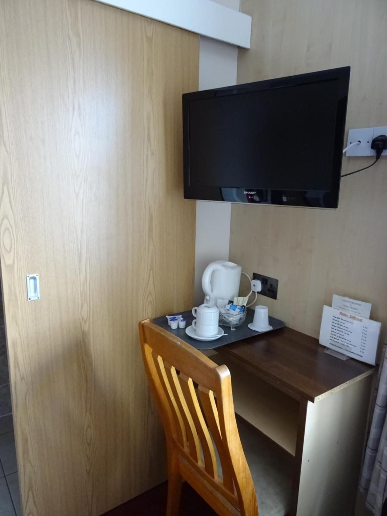 Chambre Triple Supérieure avec Salle de Bains