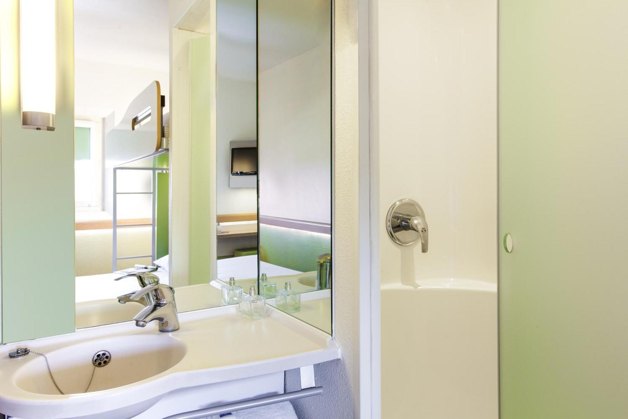 Triple Room,708022051:JPEG