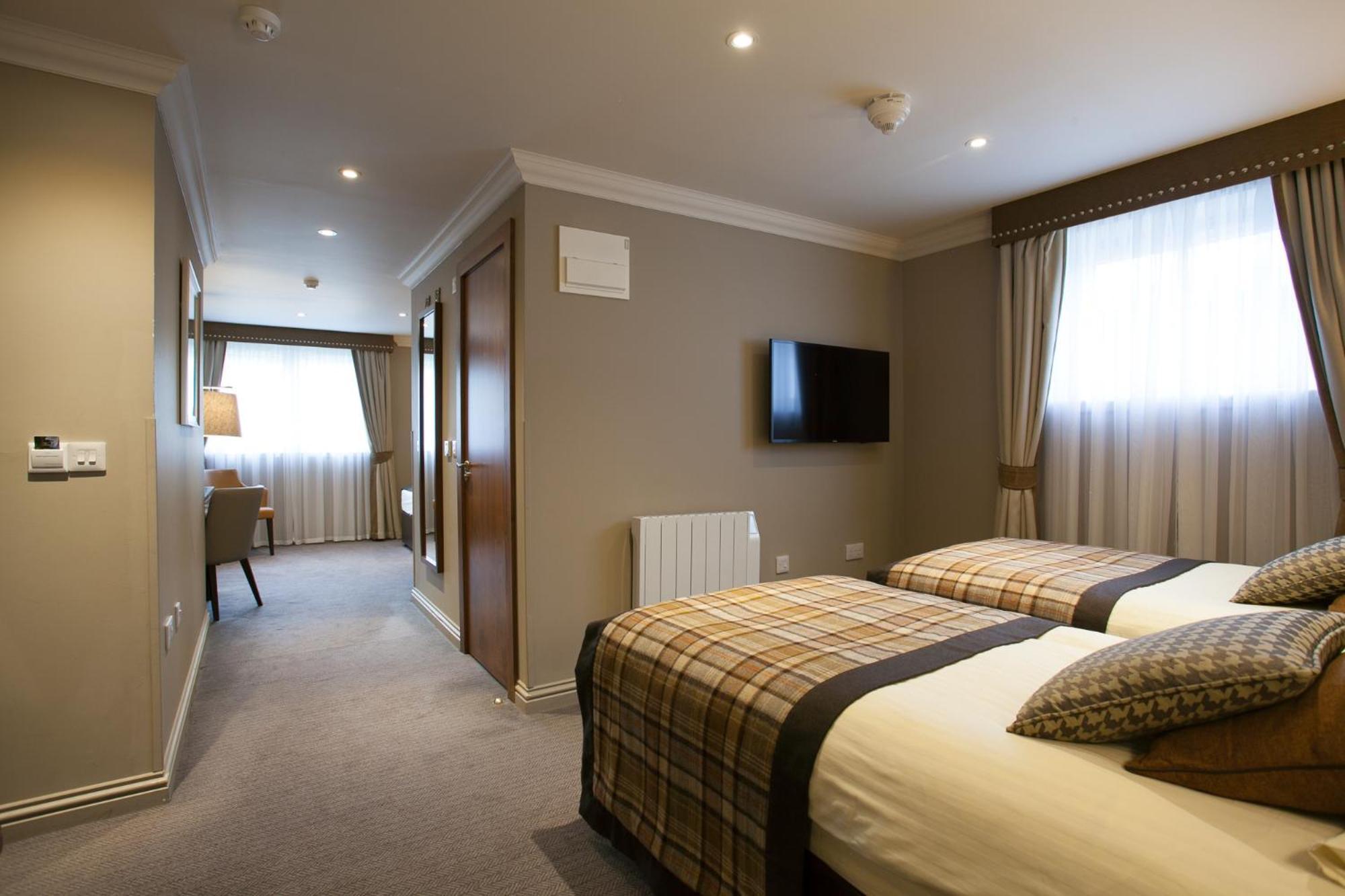 Deluxe Quadruple Room,1218934273:JPEG