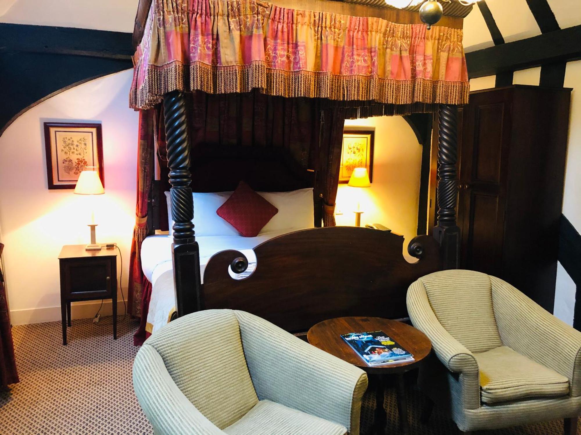 Double Room with Four Poster Bed (No Pets Allowed)