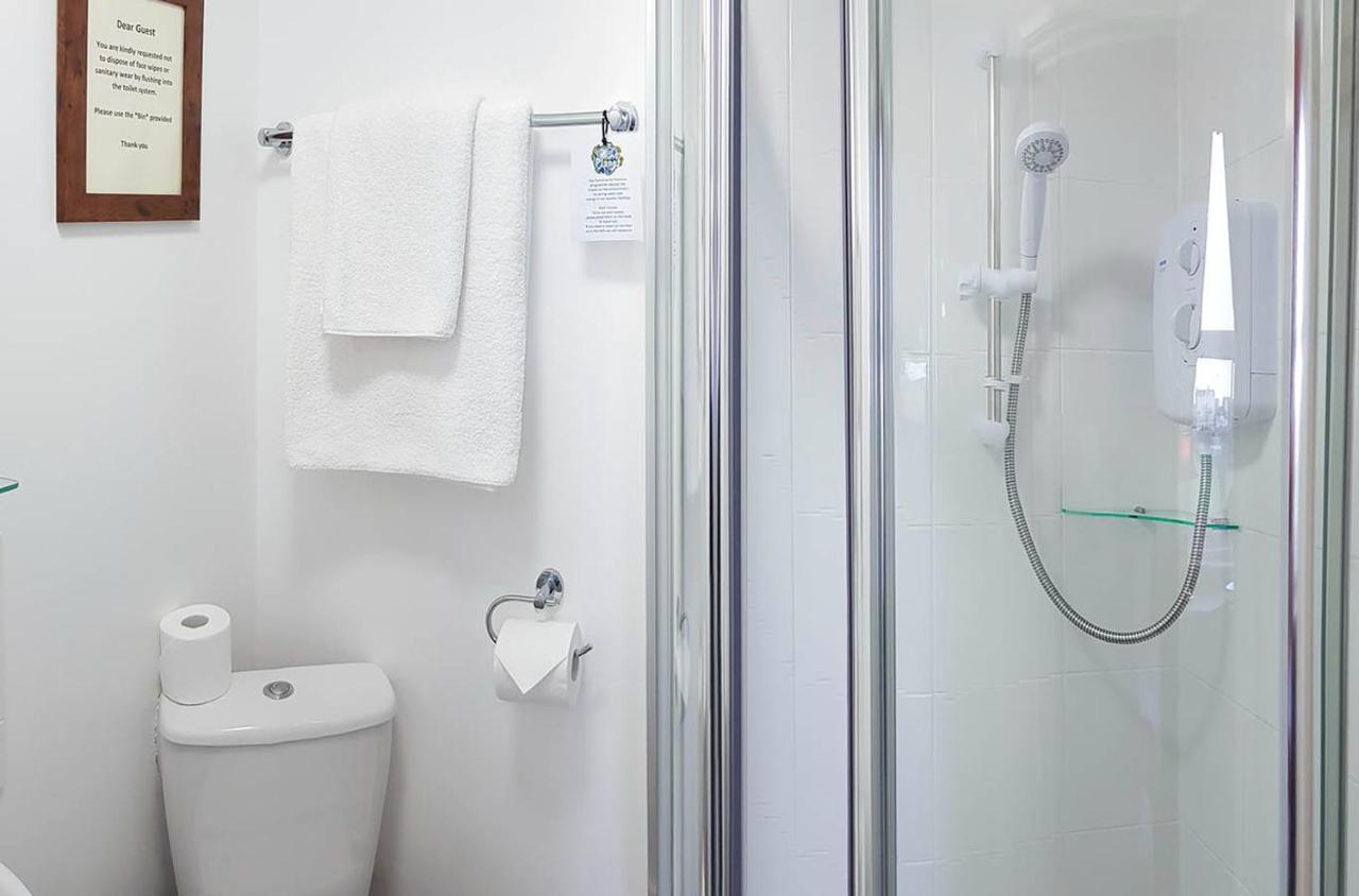 Single Room with Private Bathroom