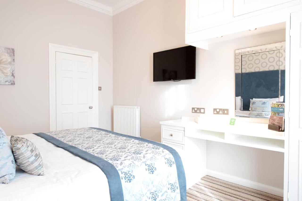 Luxurious King Suite - Non-Smoking