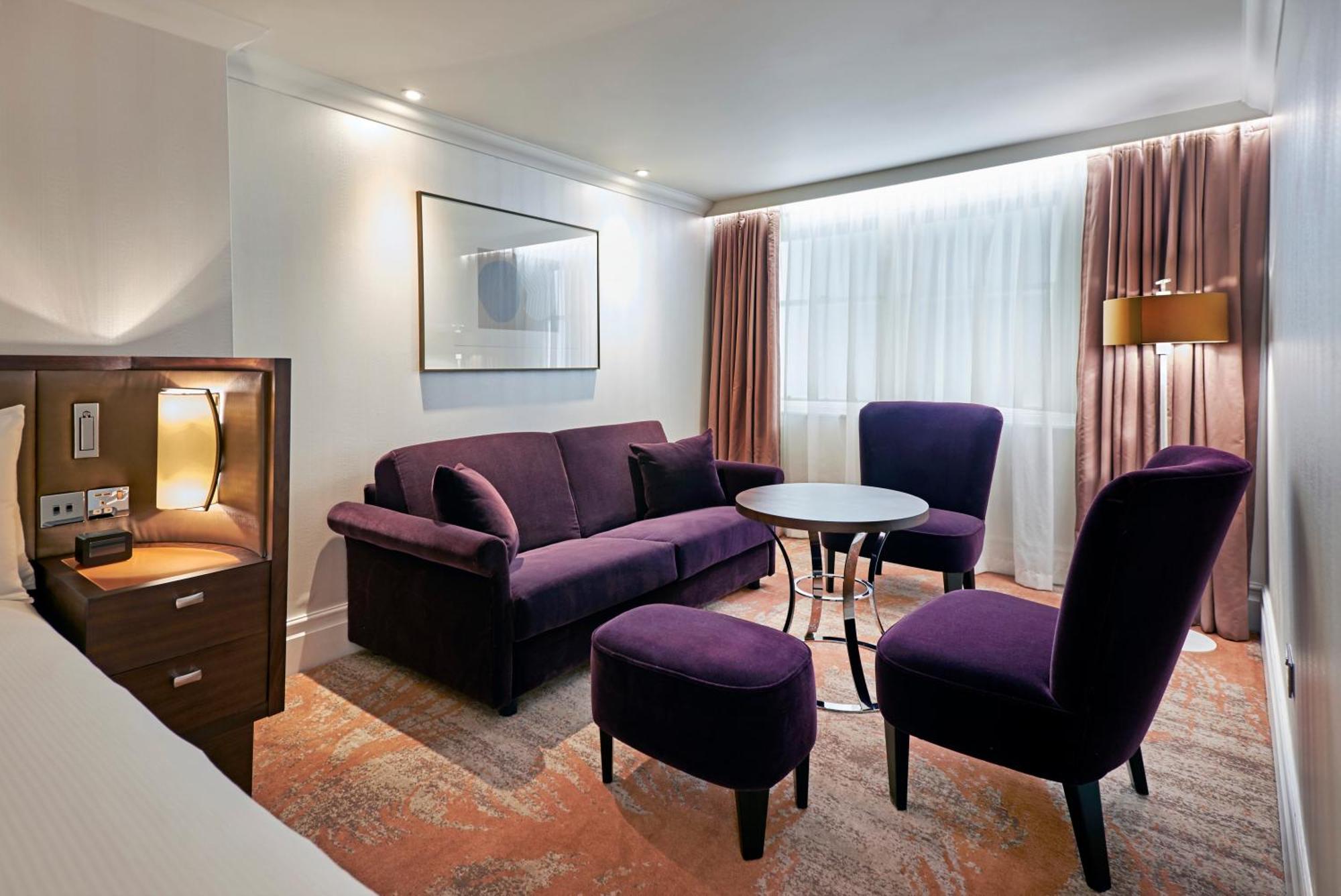 Quarto Queen Grand Superior com 2 Camas de Casal