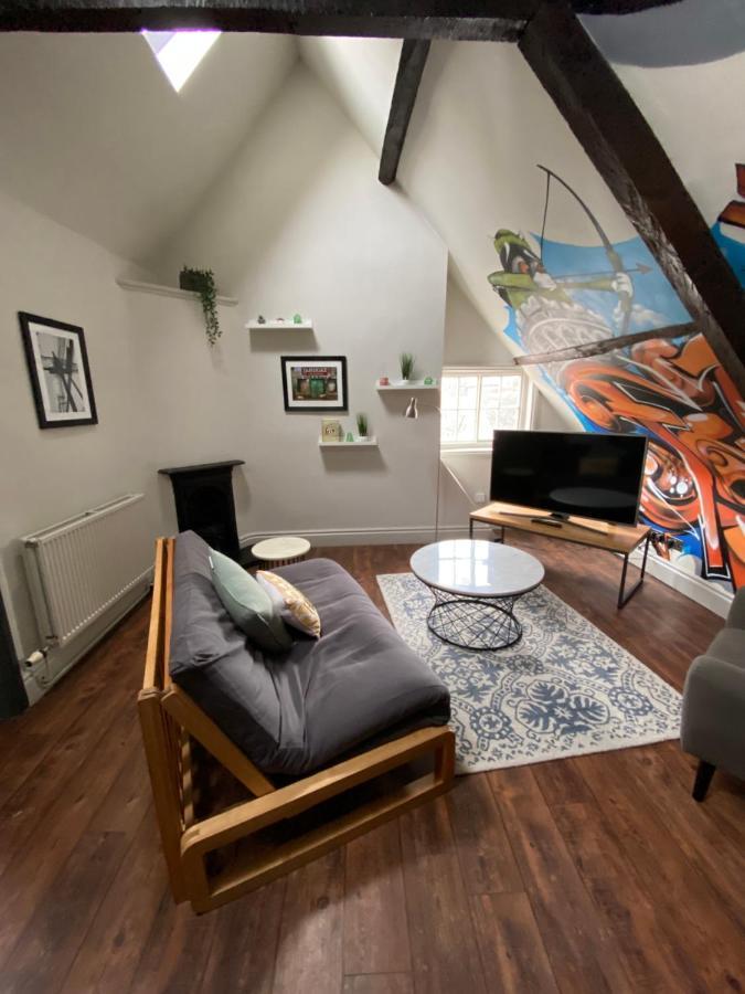 One-Bedroom Apartment,738898012:JPEG