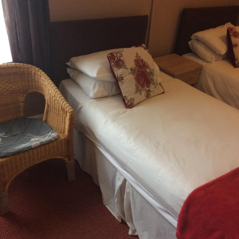 Quarto com 2 Camas de Solteiro