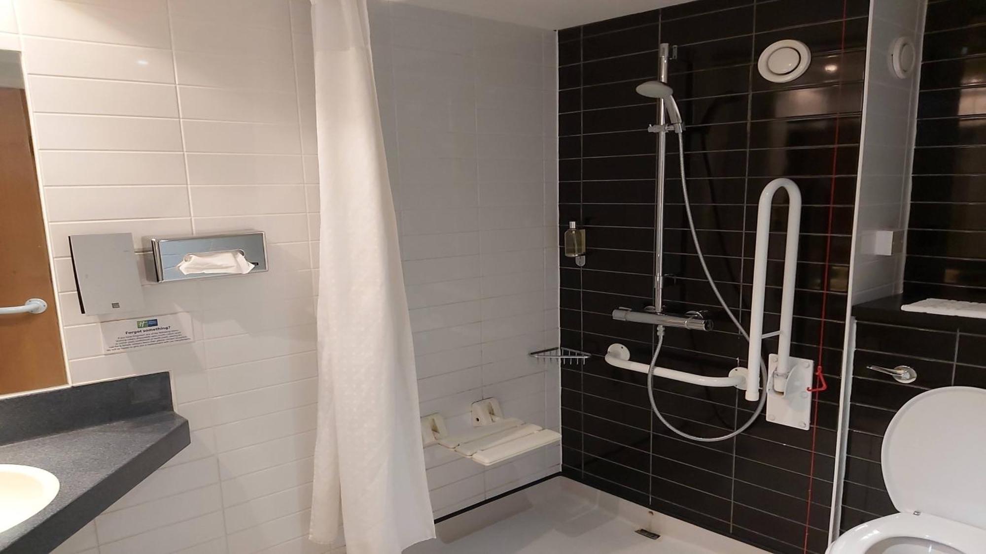 Double Room with Free Hot Breakfast - Accessible