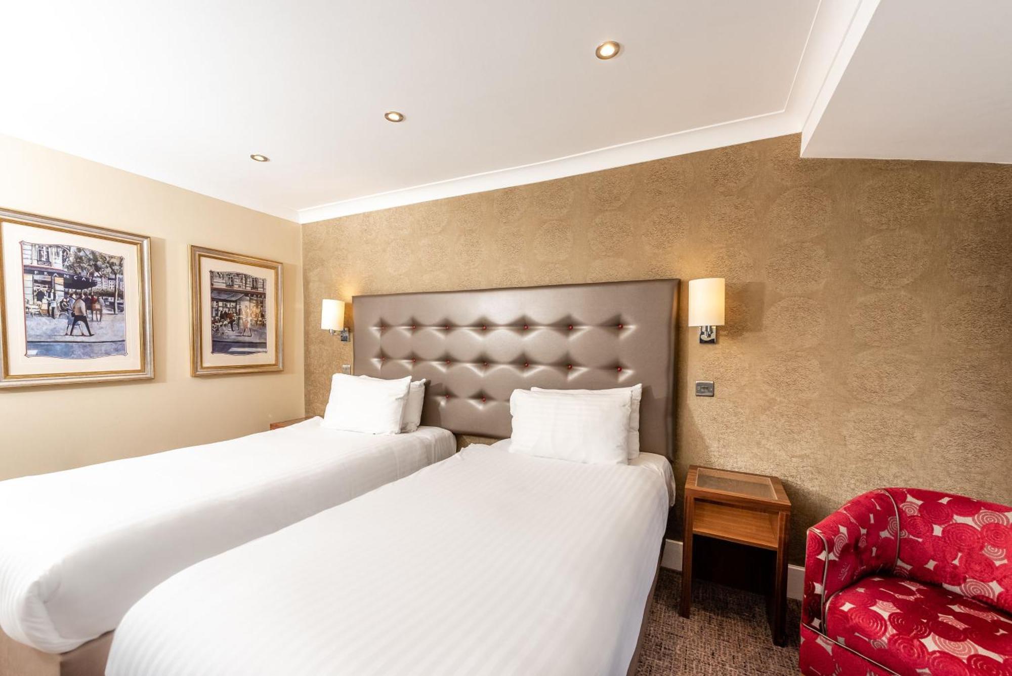 Standard Queen Room
