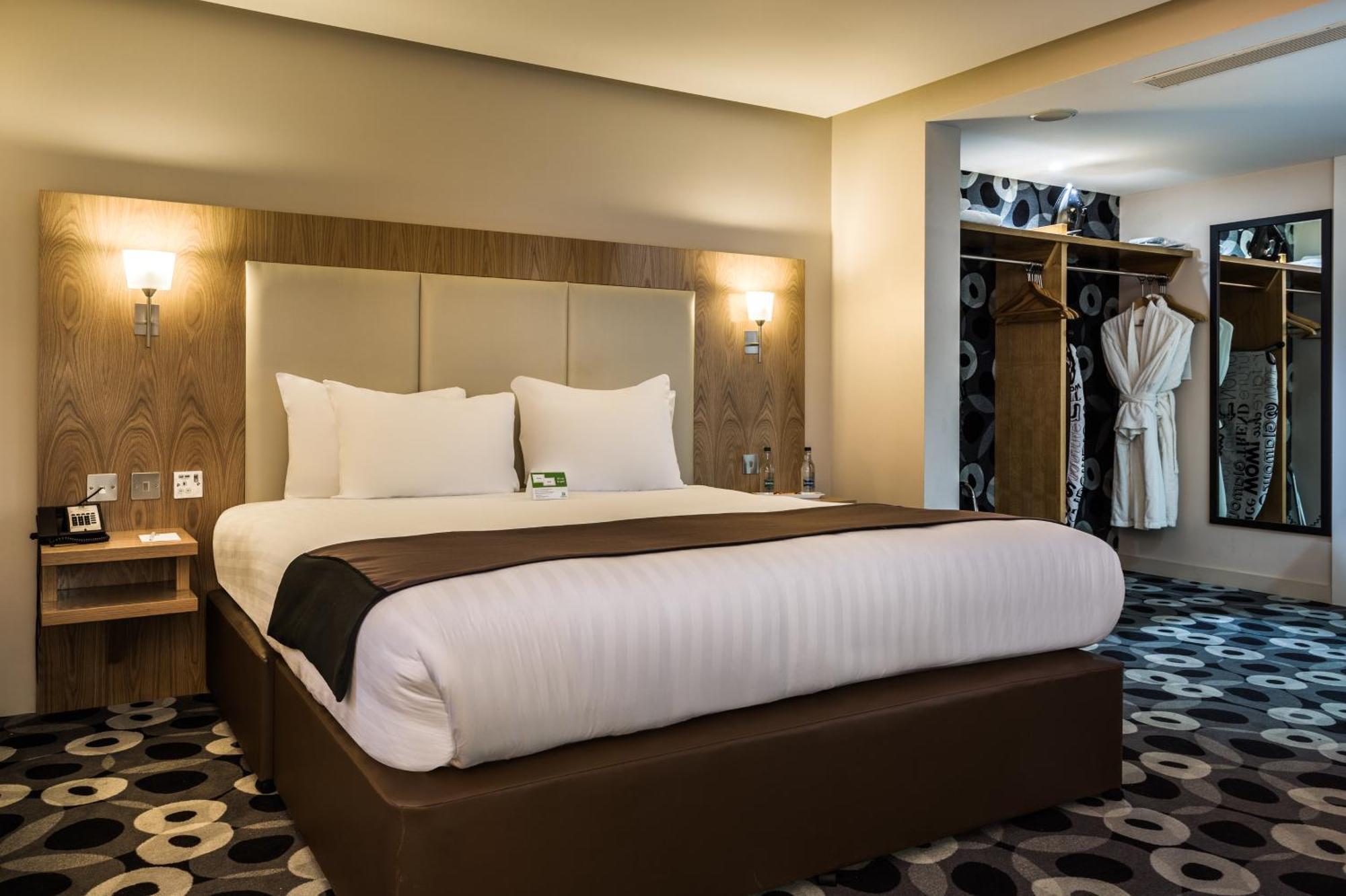Premium King Room