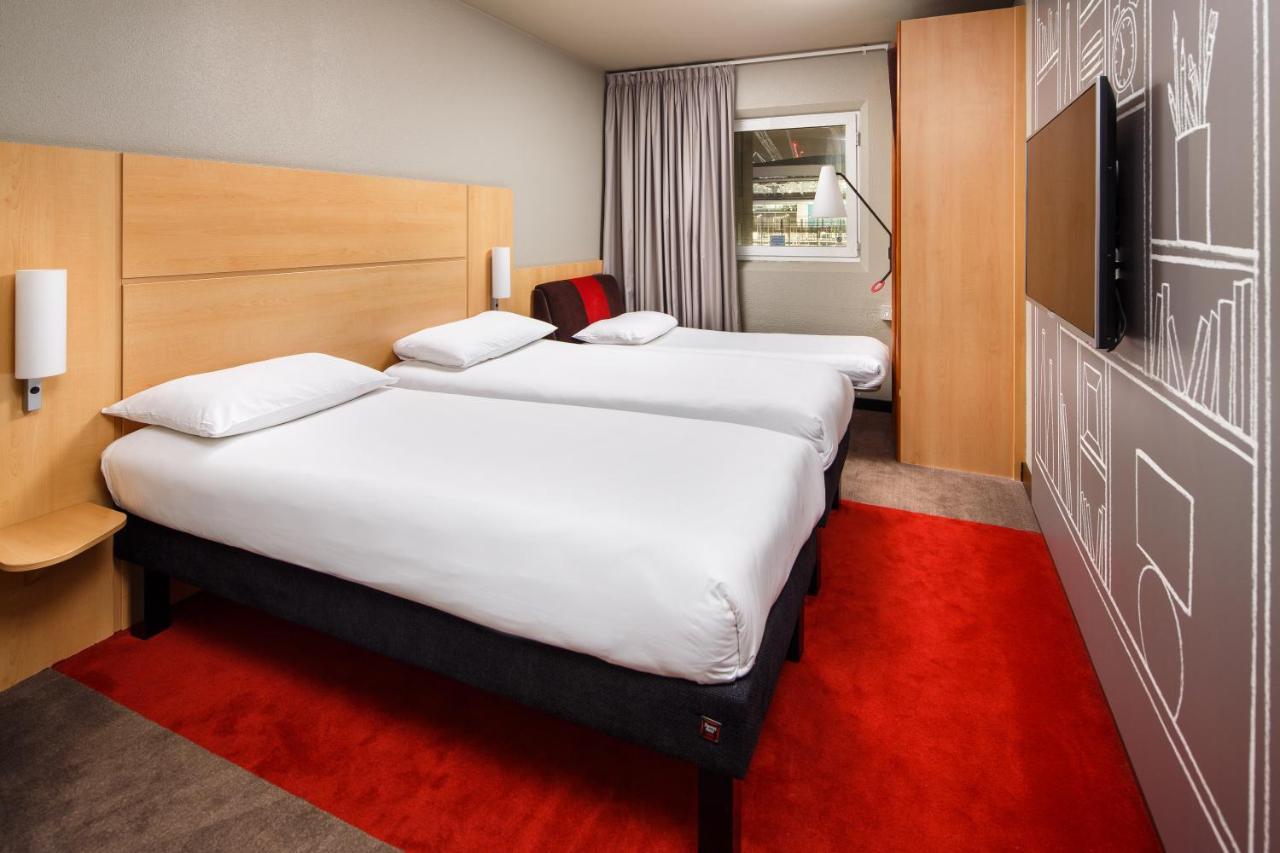 Quarto Família com 2 Camas de Solteiro