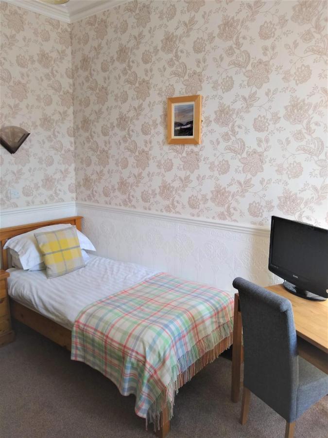 Single Room with Shared Bathroom,939814207:JPEG