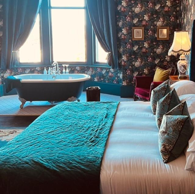 Queen Suite