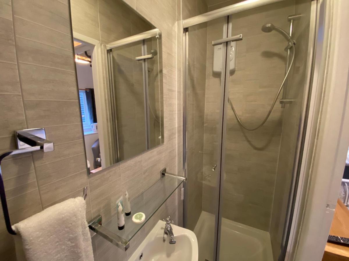 Single Room,1589356014:JPEG