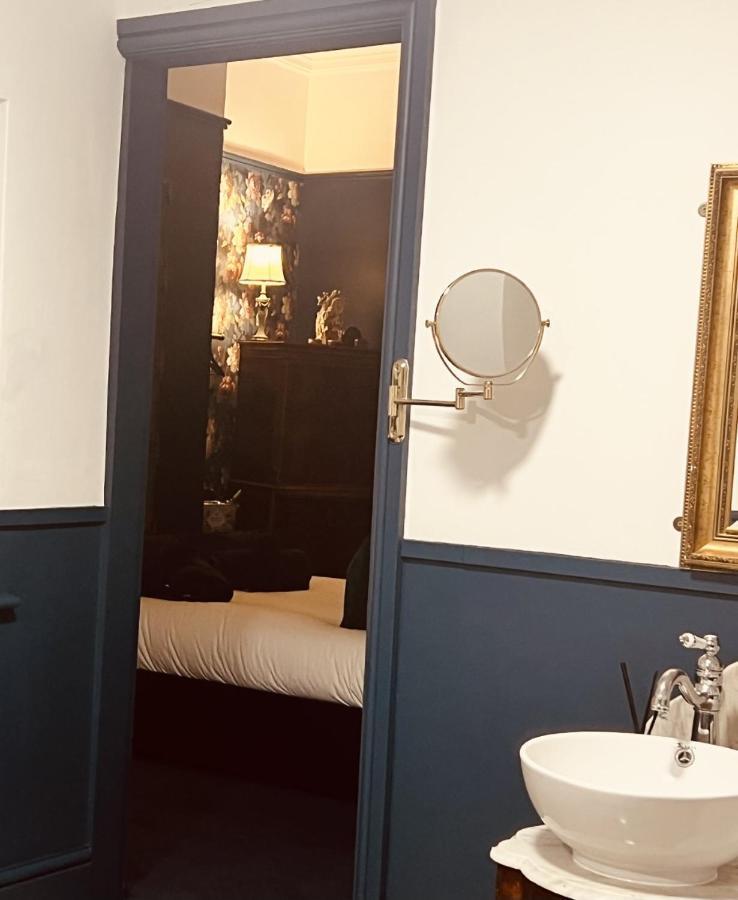 Deluxe King Suite,1318888621:JPEG