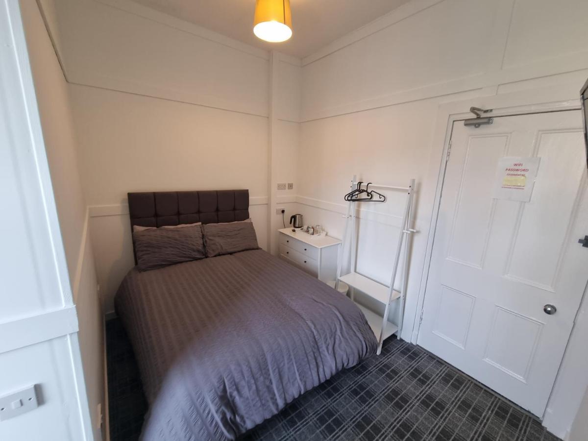 Small Double Room,1320461557:JPEG