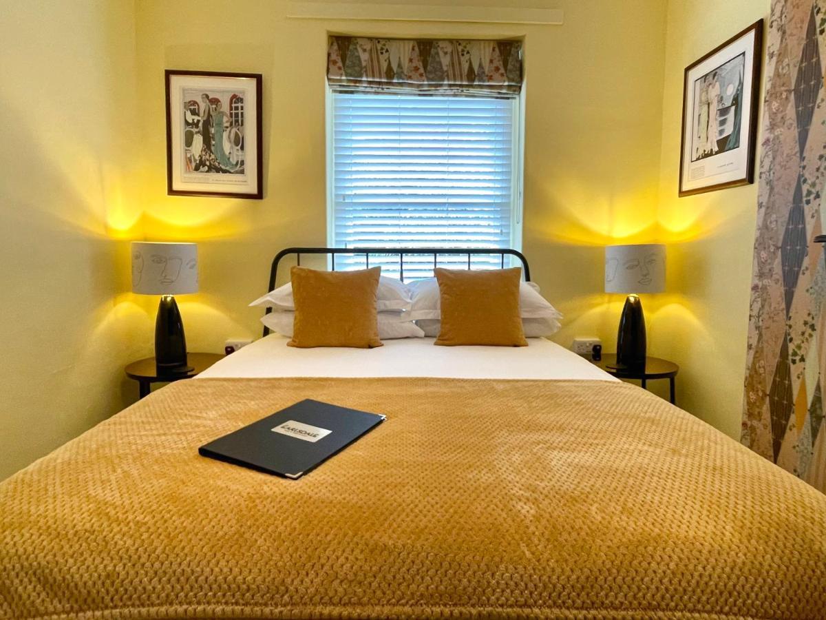 Double Room,1323380920:JPEG