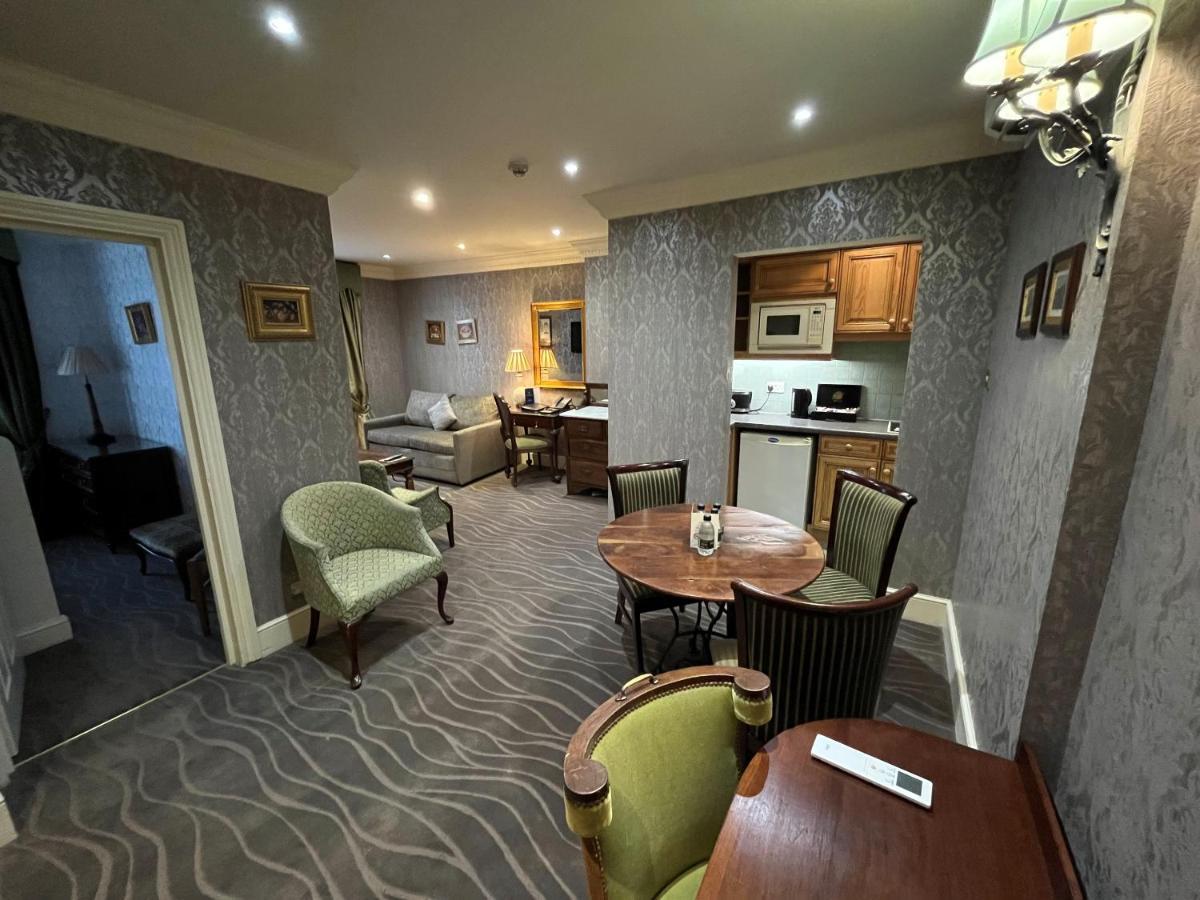 Two Bedroom Junior Suite Kitchenette,1397230982:JPEG