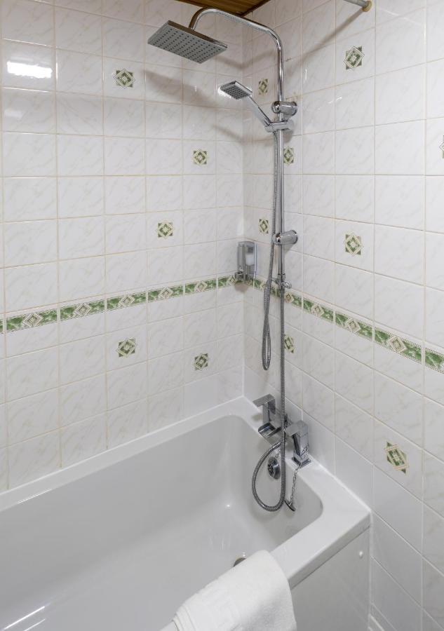 Quarto Individual Econômico