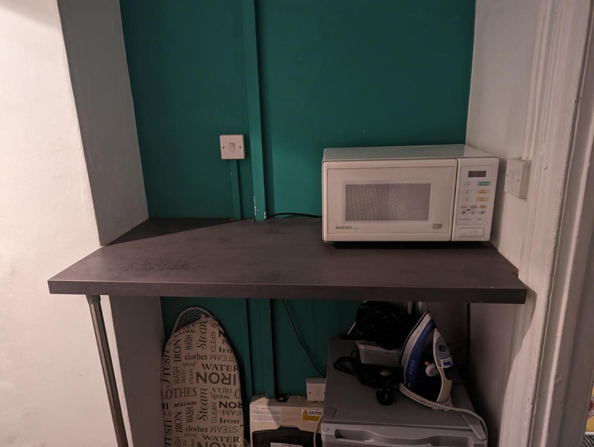 Standard Twin Room with Shared Bathroom