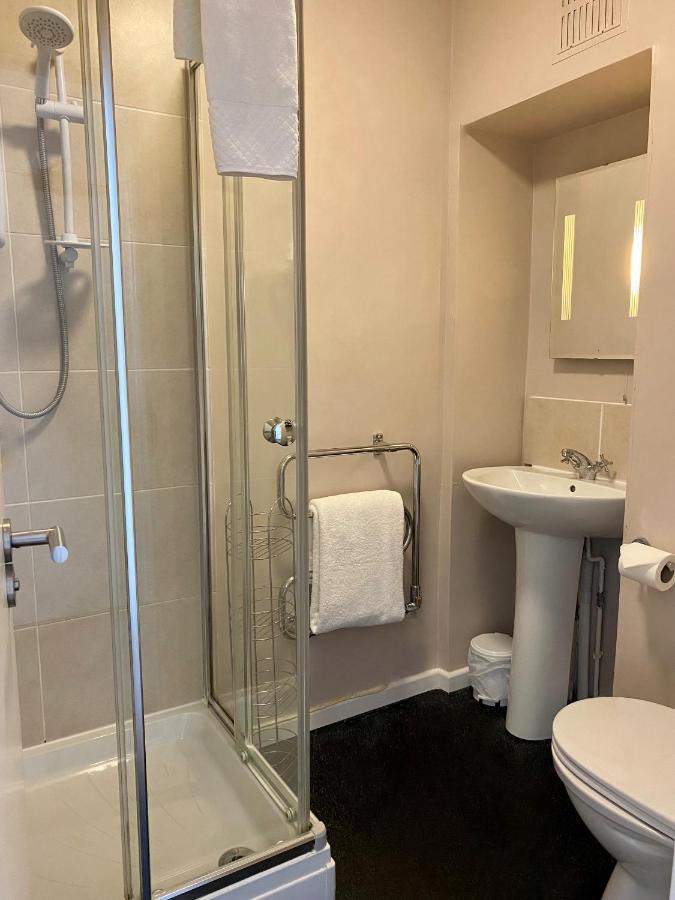 Single Room,798887934:JPEG