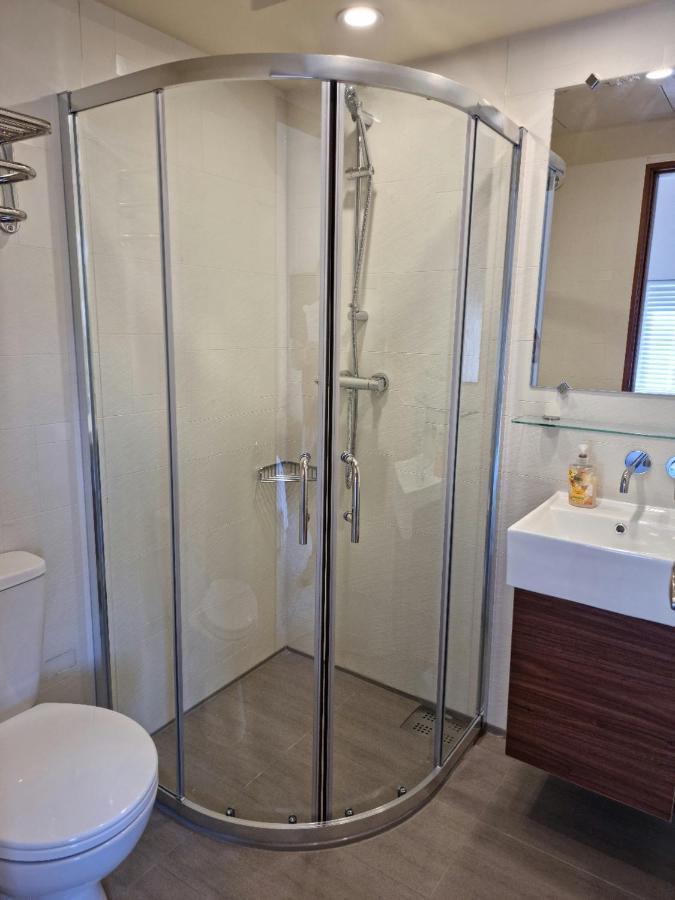 Deluxe Double Room with Shower