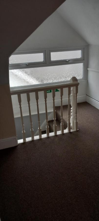 Standard Twin Room with Mountain View