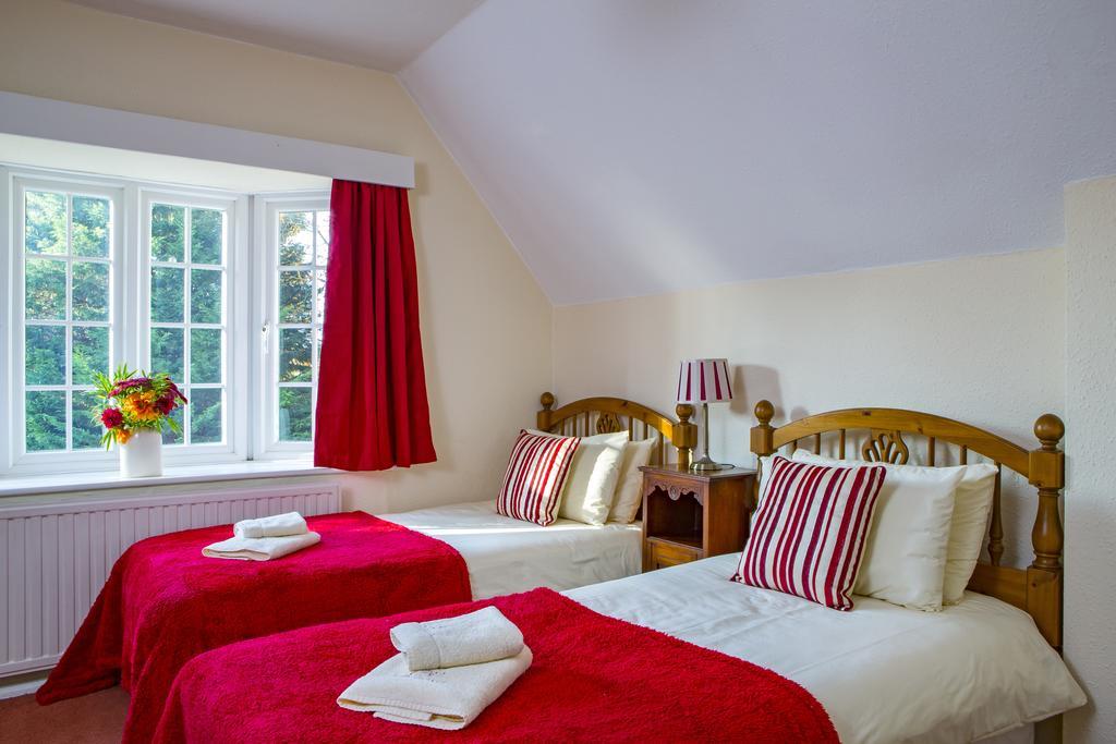 Twin Room with Shared Bathroom