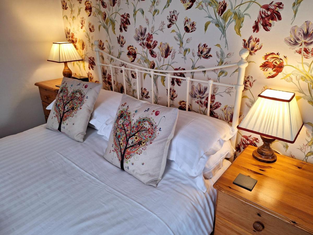 Double Room,1398136073:JPEG