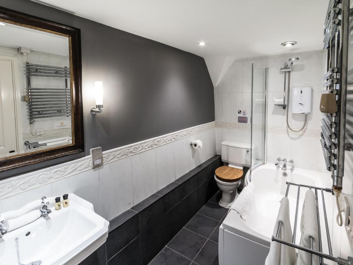 Deluxe Double Room Bath,1602385237:JPEG