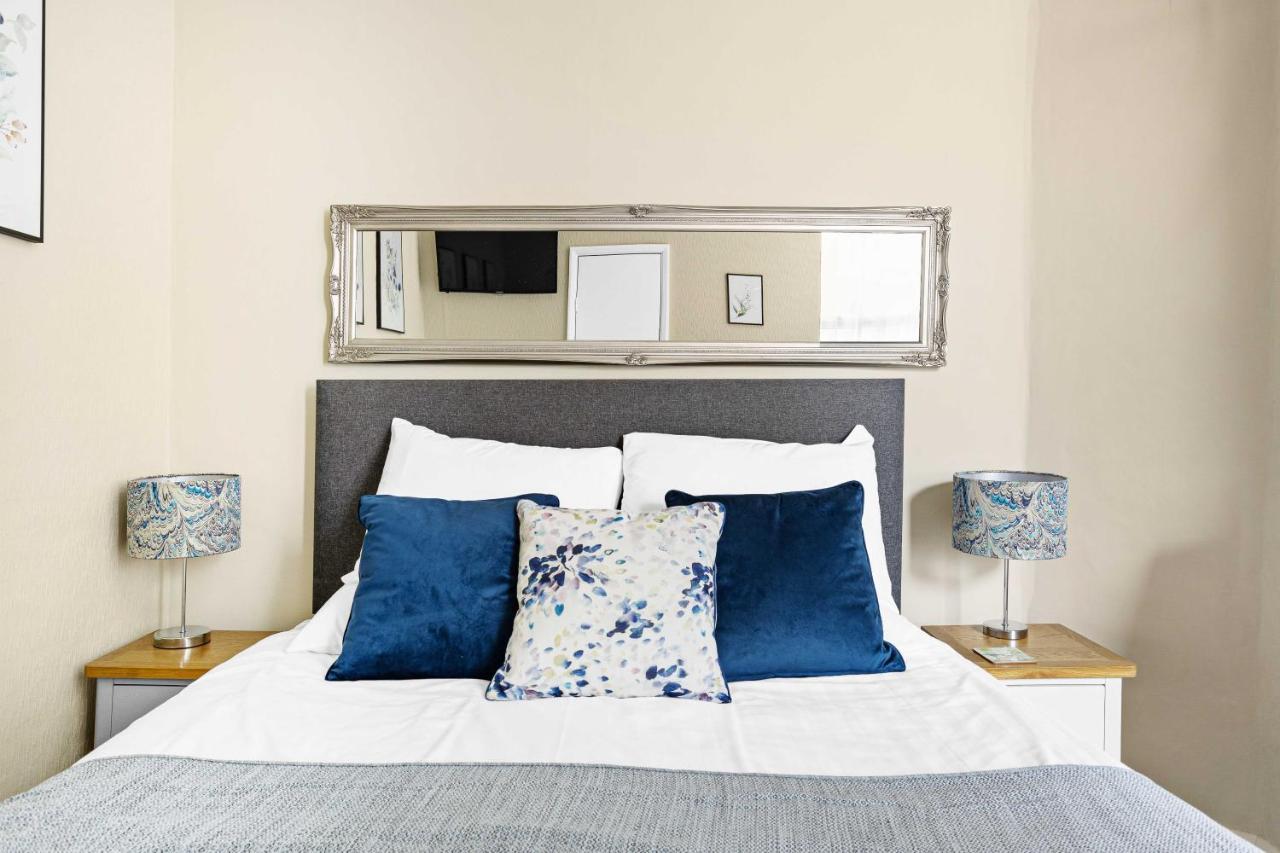 Zimmer mit Kingsize-Bett