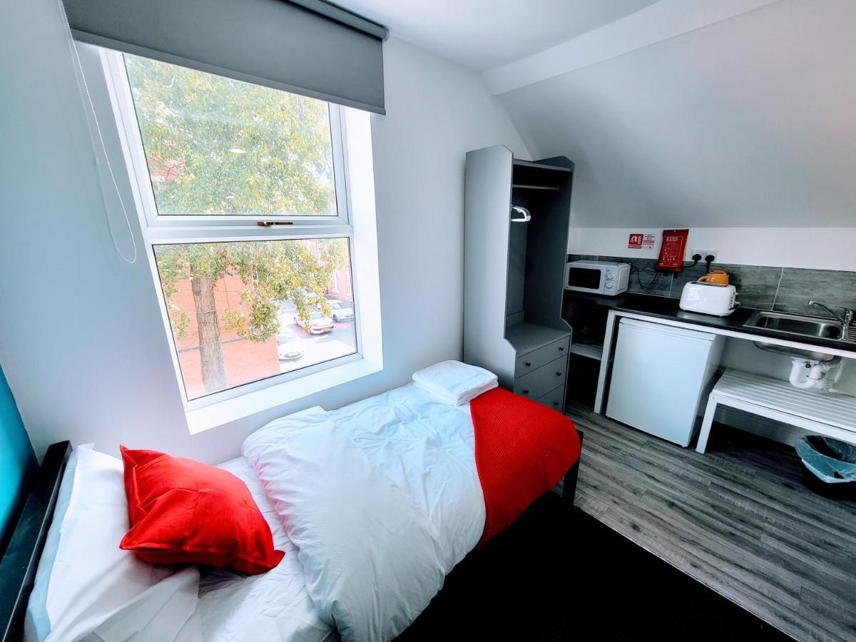 Single Room with Private Bathroom