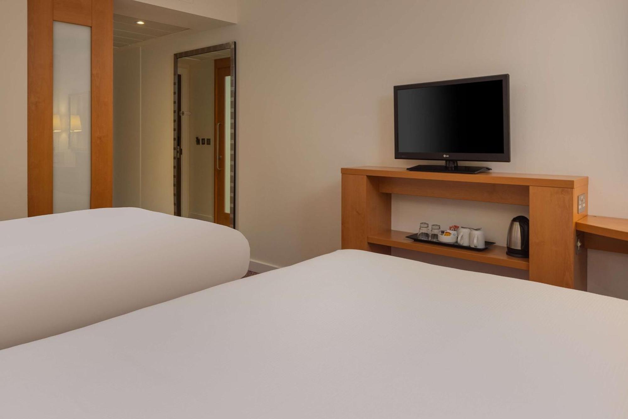 Quarto com 2 Camas de Solteiro