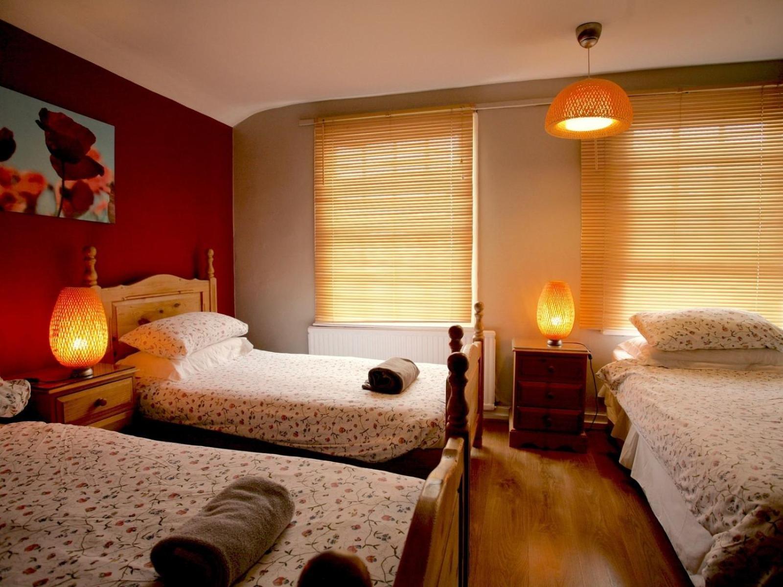 Triple Room with Shared Bathroom