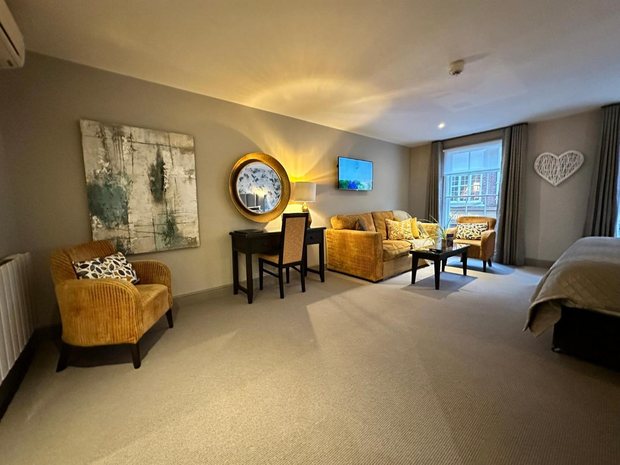 Superior King Room