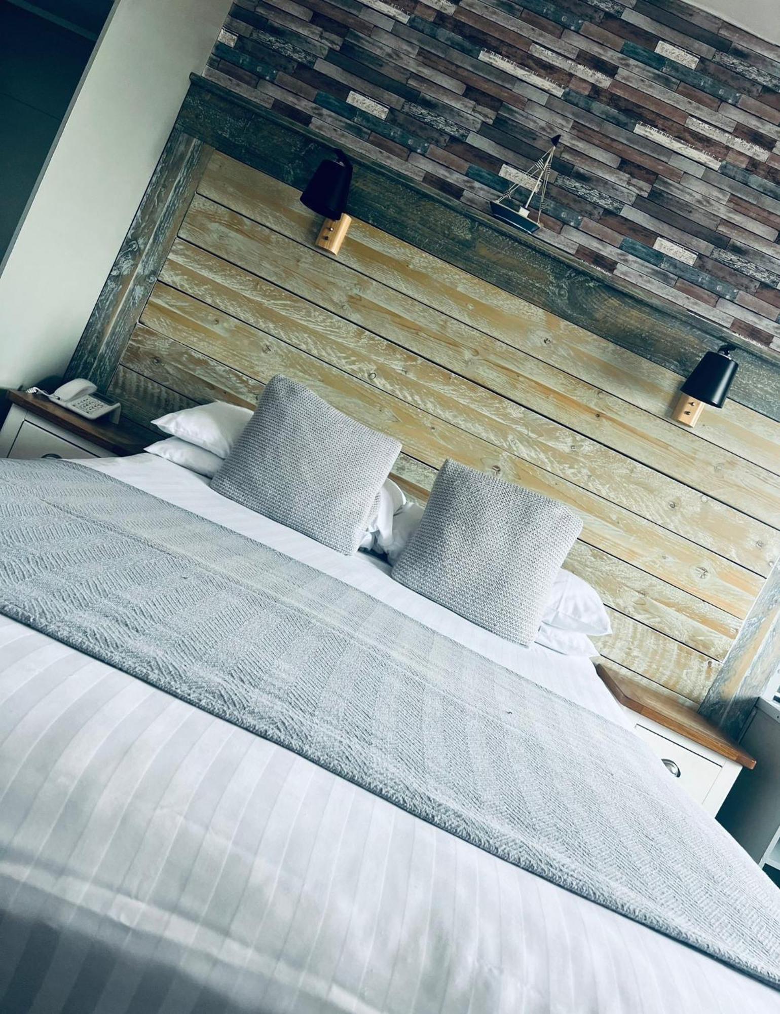 Double Room,1516329616:JPEG