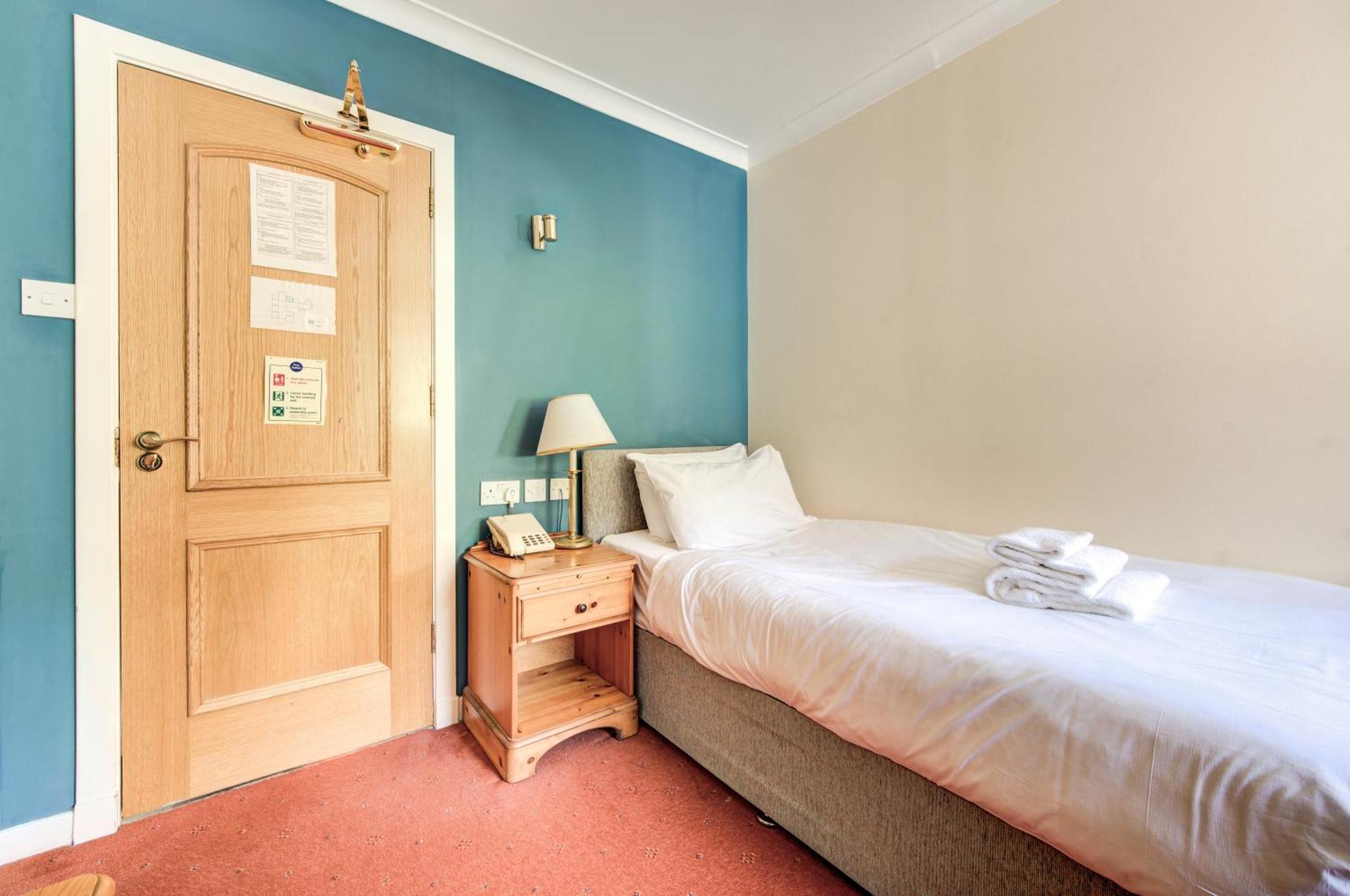 Single Room,1516351486:JPEG