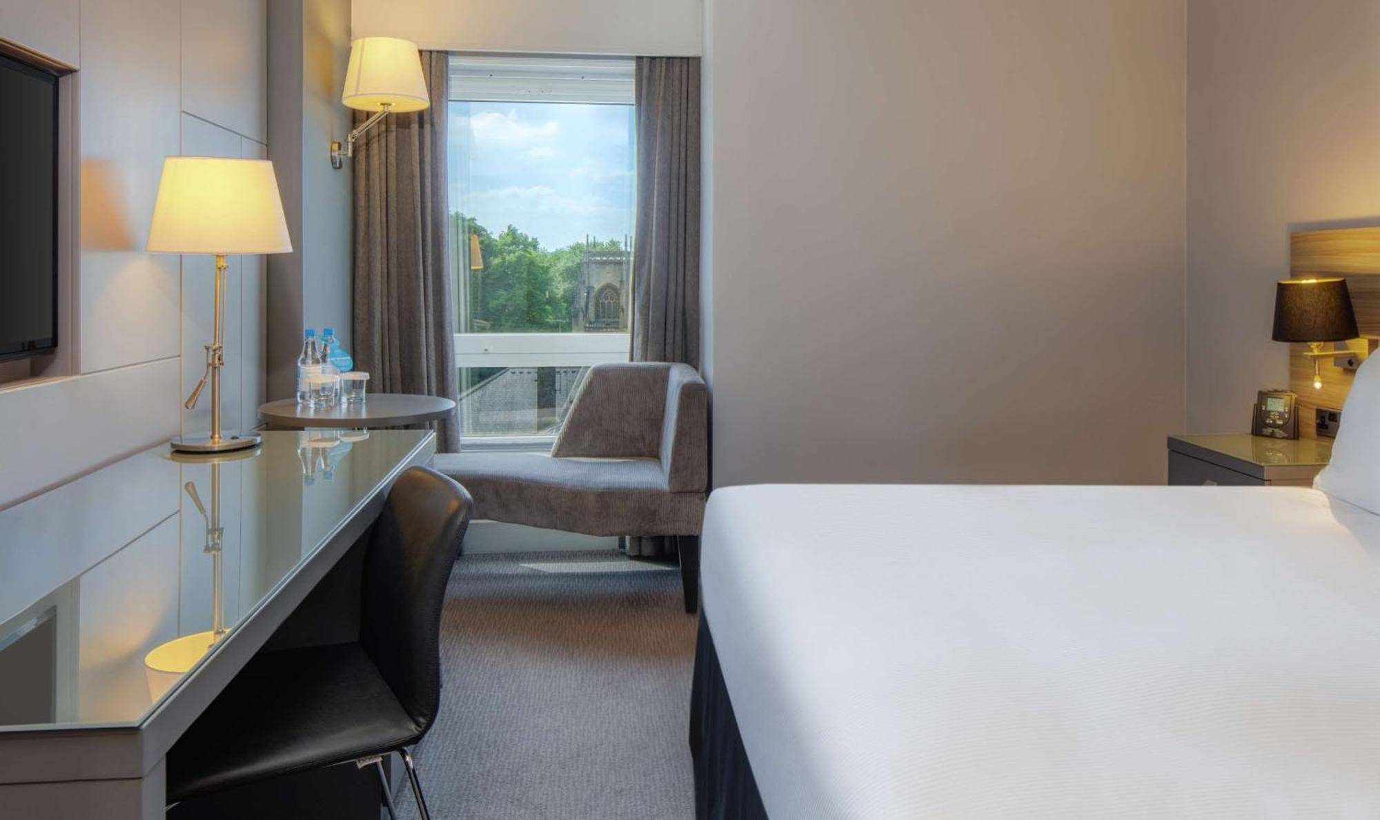 Superior Zimmer mit Kingsize-Bett und Aussicht
