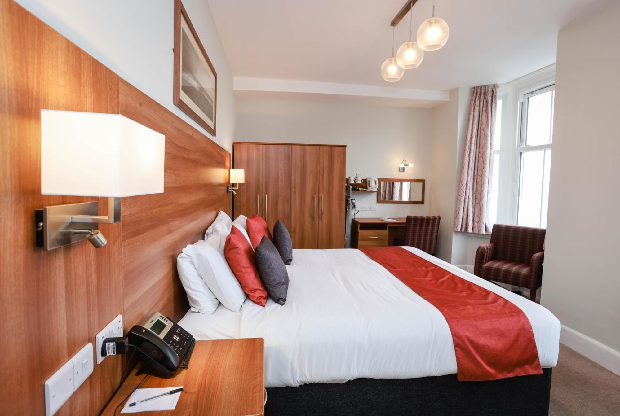 Double or Twin Room with Sea View - No Dogs,1433009689:JPEG