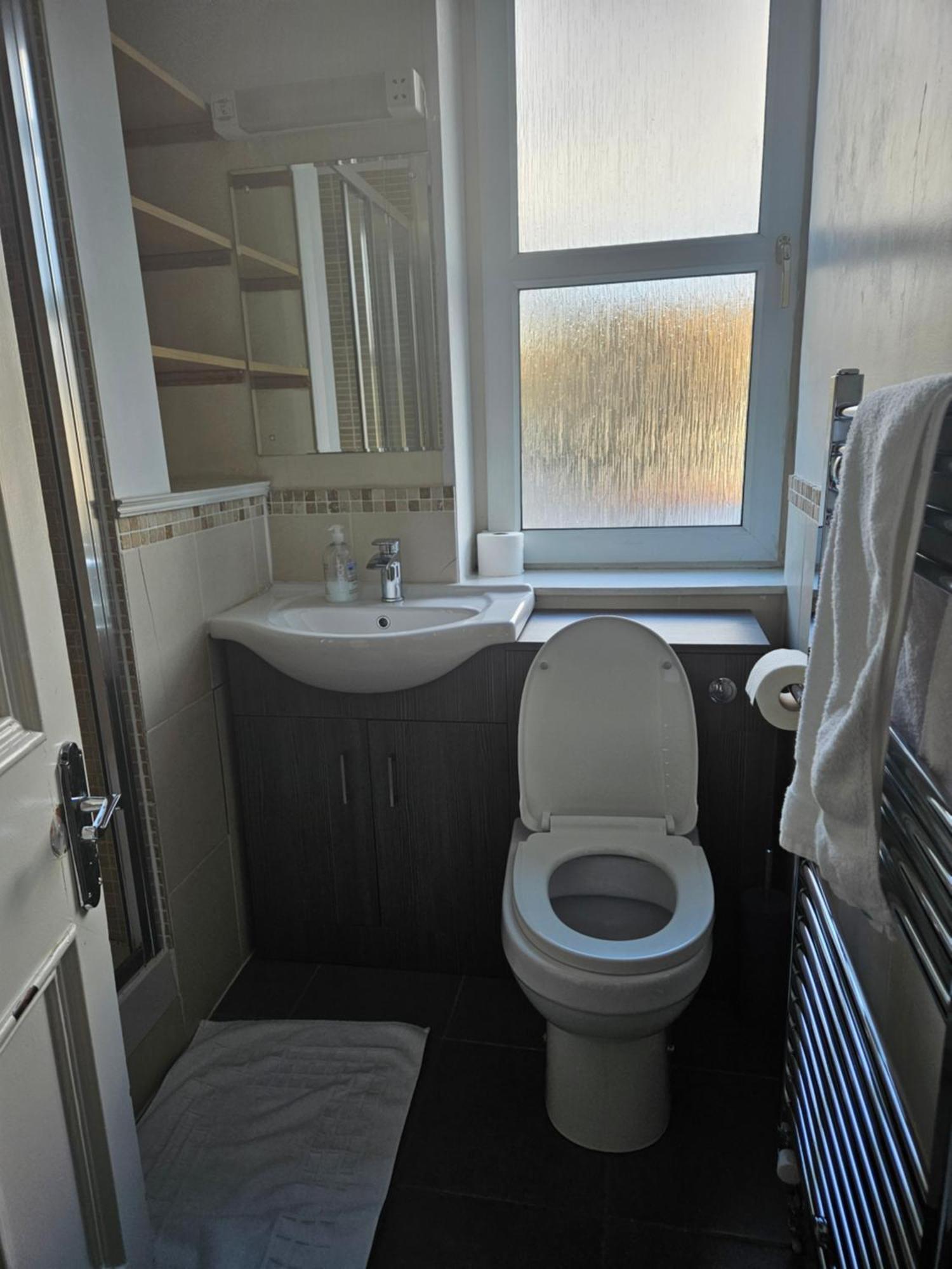 Single Room with Private External Bathroom