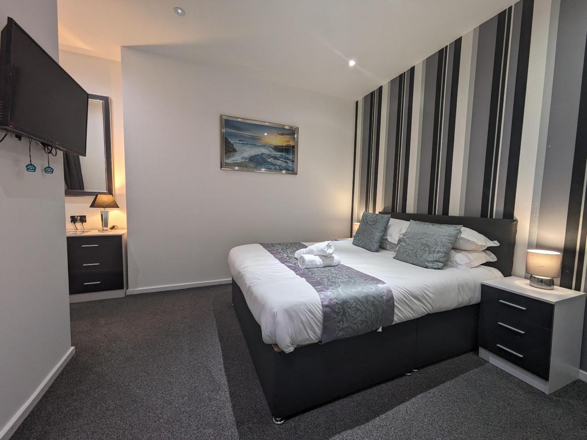 Deluxe Double Room Shower,1523720533:JPEG