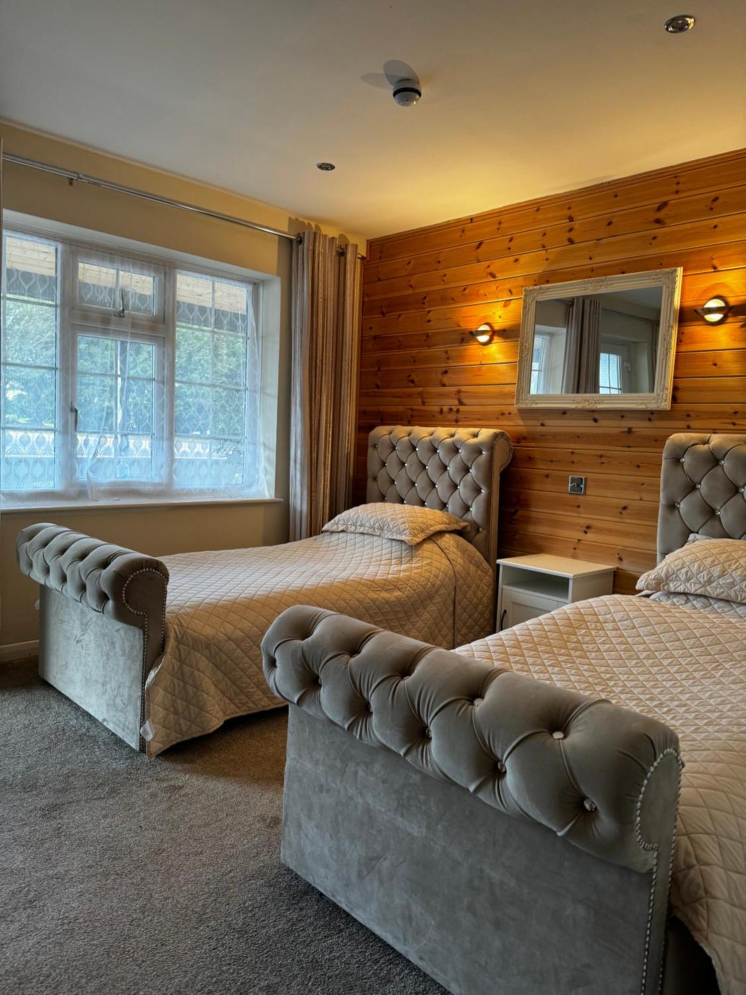 Twin Room,1646364119:JPEG